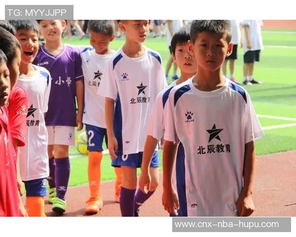 德米足球：探索足球世界的魅力与激情，助力青少年成长与发展